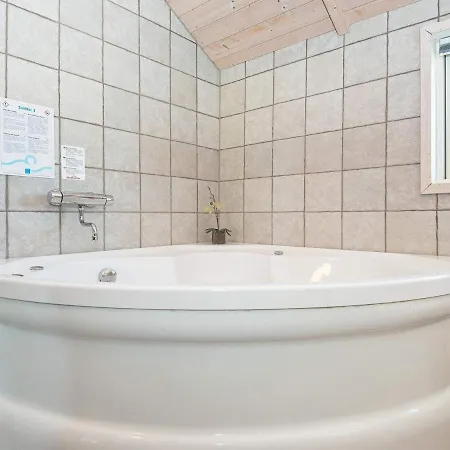 8 Person Holiday In Hemmet Nyaraló